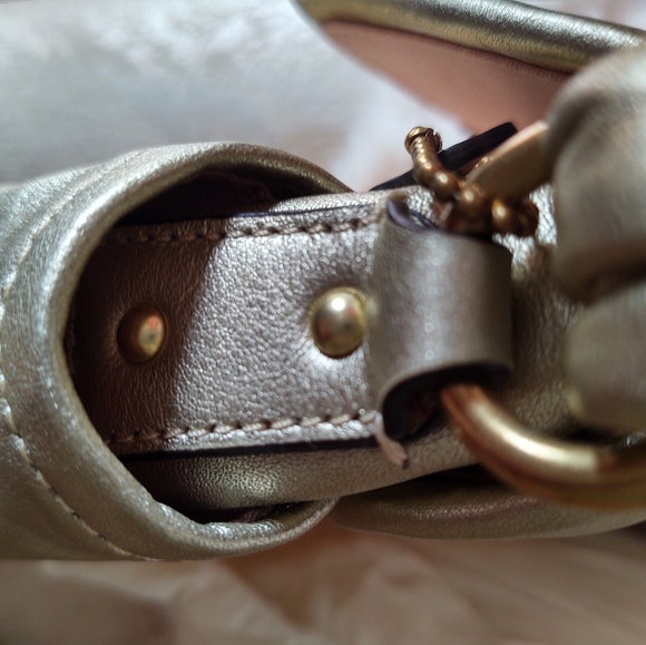 Coach Small Purse - Picture 13 of 16